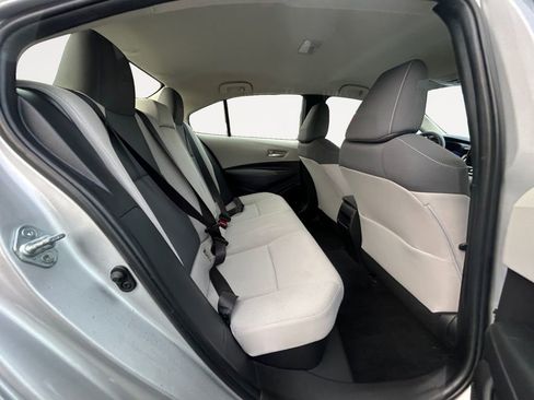 Used 2021 Toyota Corolla LE image 11