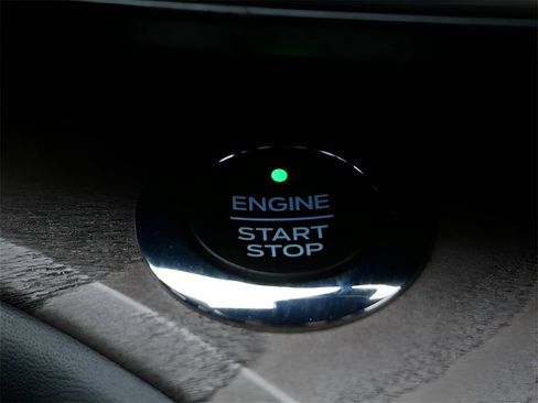 Used 2020 Ford Explorer Platinum w/ Premium Technology Package image 26