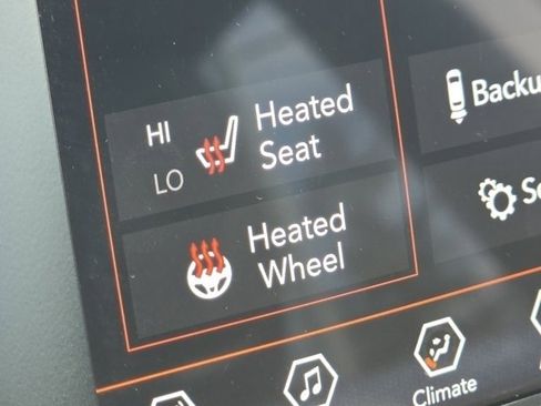 Used 2019 Jeep Cherokee Latitude Plus w/ Cold Weather Group image 12