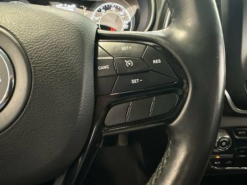 Used 2021 Jeep Cherokee Latitude Plus FWD image 20