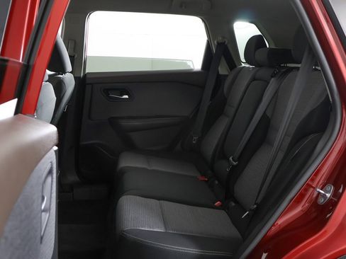 Used 2023 Nissan Rogue SV image 25