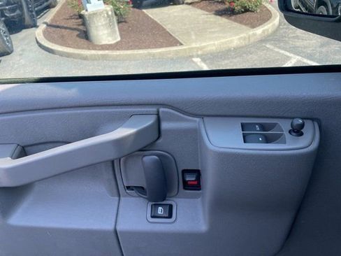 New 2025 GMC Savana 2500 Extended w/ Driver Convenience Package image 17