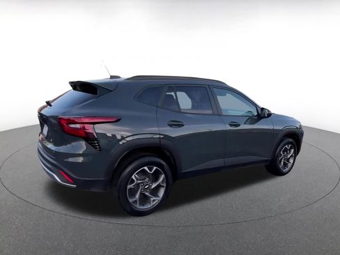 Used 2025 Chevrolet Trax LT image 15