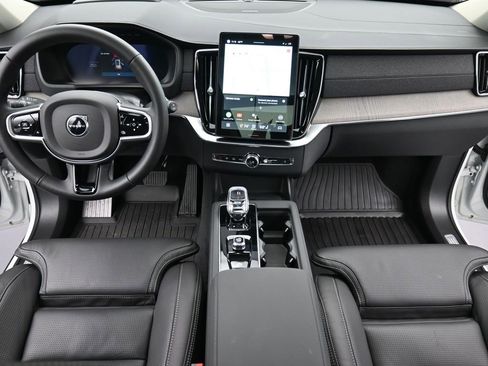 Used 2025 Volvo XC90 T8 Ultra w/ Protection Package image 12