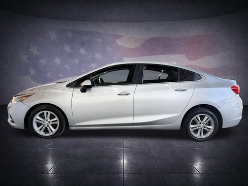 Used 2018 Chevrolet Cruze LT image 10