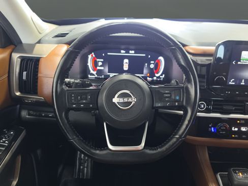 Used 2022 Nissan Pathfinder Platinum w/ Cargo Package FWD image 16