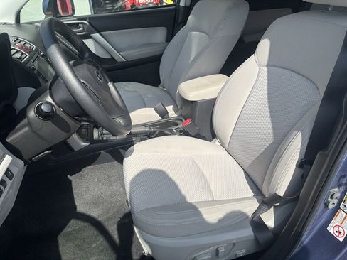 Used 2016 Subaru Forester 2.5i Premium w/ All-Weather Package AWD/4WD image 10