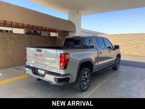 Used 2024 GMC Sierra 1500 AT4 w/ AT4 Premium Package AWD/4WD image 4