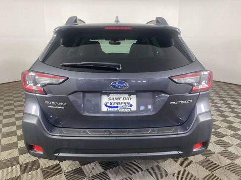 Used 2025 Subaru Outback Premium AWD/4WD image 10