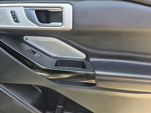 Certified 2021 Ford Explorer Platinum w/ Equipment Group 601A AWD/4WD image 8