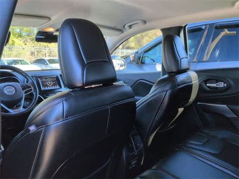 Used 2019 Jeep Cherokee Latitude Plus image 19