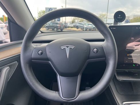 Used 2023 Tesla Model Y Performance image 27