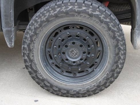 Used 2022 GMC Sierra 2500 AT4 w/ AT4 Preferred Package image 30