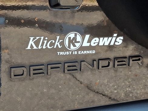 Used 2023 Land Rover Defender 90 S image 33