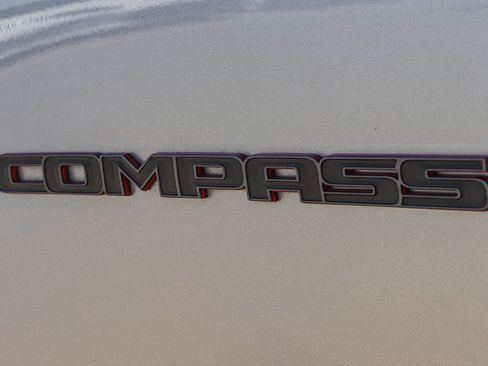Used 2019 Jeep Compass Trailhawk AWD/4WD image 15