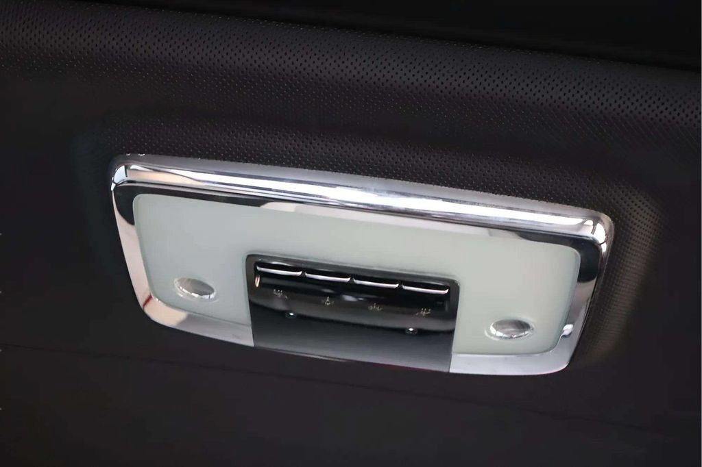 Certified 2019 Rolls-Royce Cullinan AWD/4WD image 8
