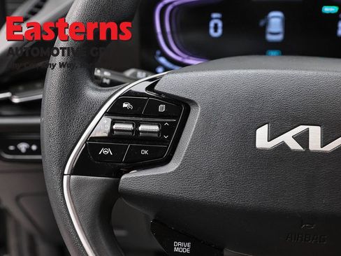 Used 2025 Kia Niro LX FWD image 14