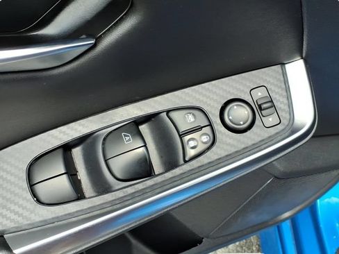 Used 2024 Nissan Sentra SR FWD image 9
