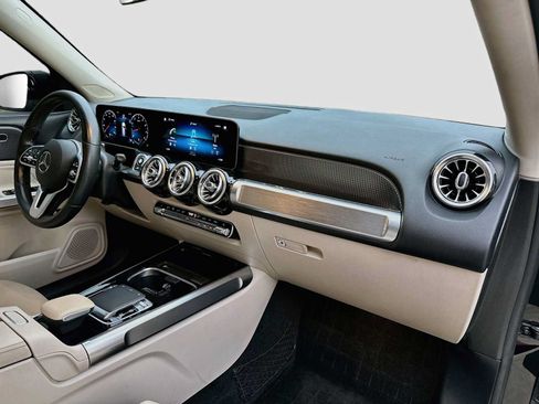 Used 2020 Mercedes-Benz GLB 250 image 27