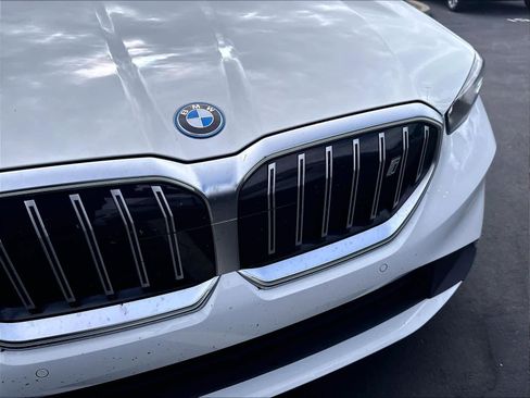Used 2024 BMW i5 eDrive40i w/ M Sport Package RWD image 31