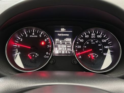 Used 2013 Nissan Rogue SV w/ Premium Pkg image 24