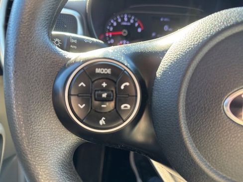 Used 2020 Kia Soul LX image 22