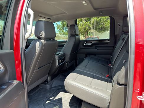 Used 2024 GMC Sierra 2500 SLT w/ SLT Premium Package AWD/4WD image 10