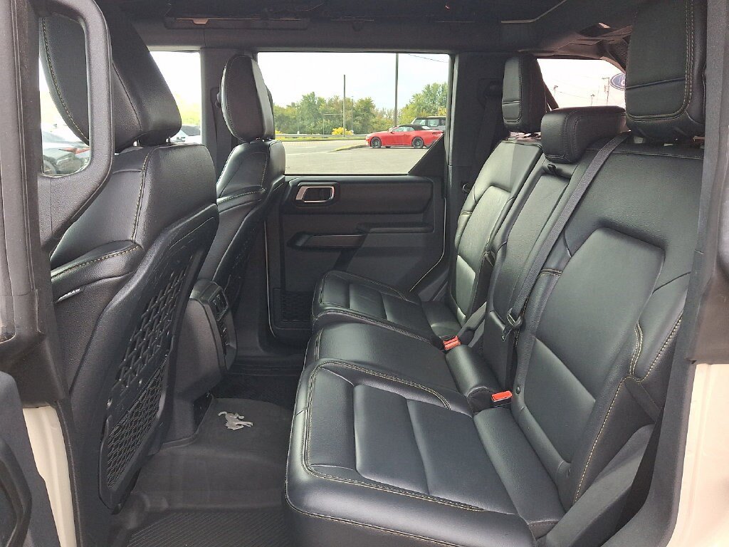 Used 2025 Ford Bronco Badlands AWD/4WD image 10
