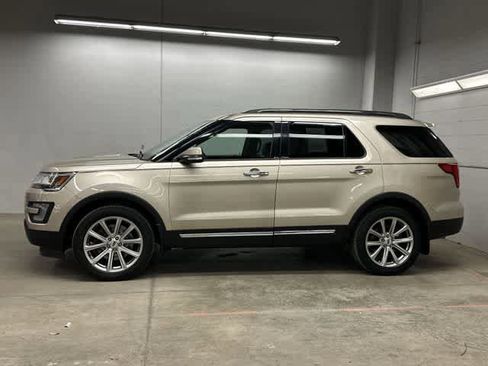 Used 2017 Ford Explorer Limited AWD/4WD image 2