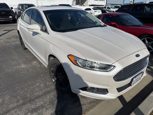 Used 2014 Ford Fusion SE w/ Equipment Group 202A image 3