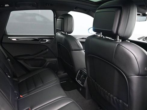 Used 2026 Porsche Macan AWD/4WD image 7
