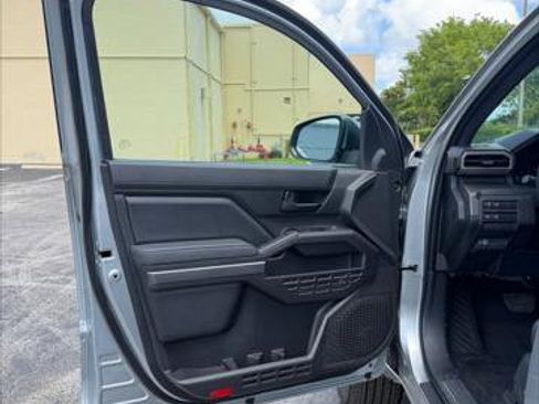 Used 2025 Toyota Tacoma SR5 image 21