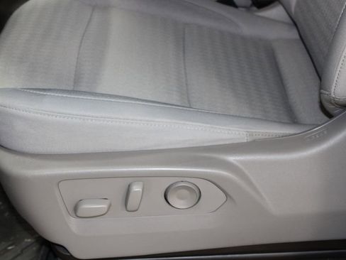 Used 2023 Chevrolet Silverado 1500 LT image 36