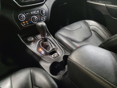 Used 2021 Jeep Cherokee Limited AWD/4WD image 26