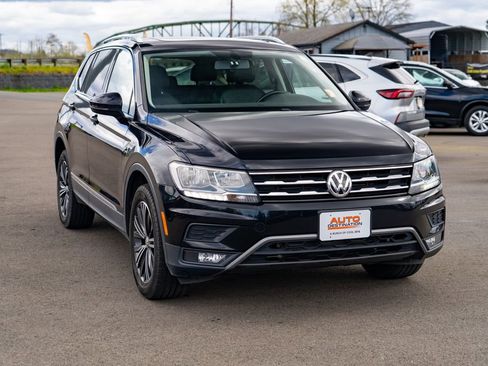 Used 2018 Volkswagen Tiguan SEL image 2