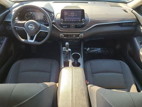 Used 2024 Nissan Altima 2.5 SV image 16