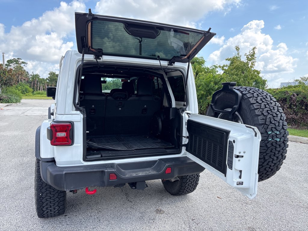 Used 2023 Jeep Wrangler Unlimited Rubicon w/ Xtreme 35 Tire Package AWD/4WD image 10