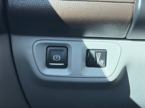 Used 2020 GMC Acadia SLT image 15