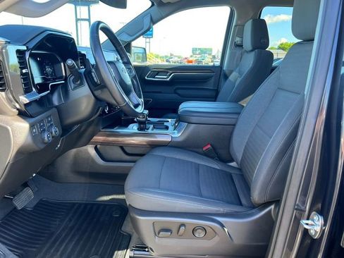 Used 2023 Chevrolet Silverado 1500 RST AWD/4WD image 3