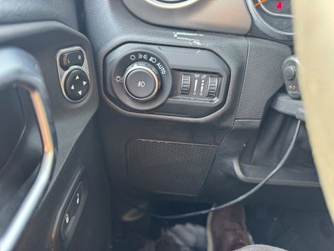 Used 2021 Jeep Wrangler Unlimited Sport w/ Sun And Sound Package AWD/4WD image 30