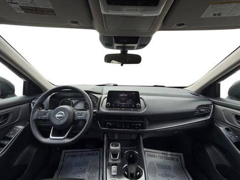 Used 2024 Nissan Rogue S FWD image 10