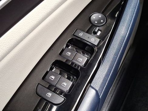 Certified 2024 Kia Sportage EX image 22