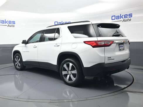 Used 2020 Chevrolet Traverse LT w/ LT Premium Package FWD image 5
