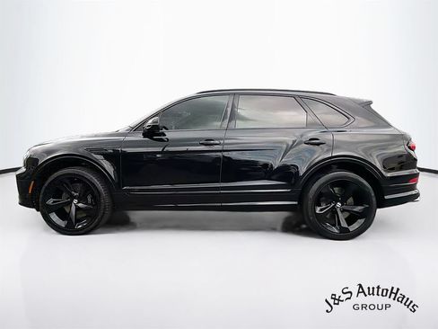 Used 2022 Bentley Bentayga AWD/4WD image 4