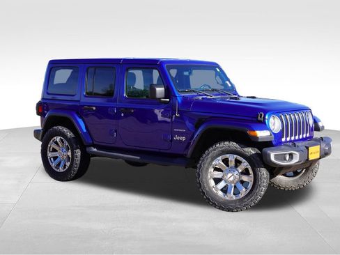 Used 2019 Jeep Wrangler Unlimited Sahara w/ Uconnect 4C Nav & Sound Group AWD/4WD image 2