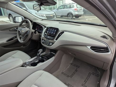 Used 2025 Chevrolet Malibu LT image 39