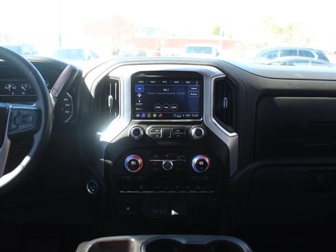 Used 2022 GMC Sierra 2500 SLE w/ SLE Convenience Package image 17