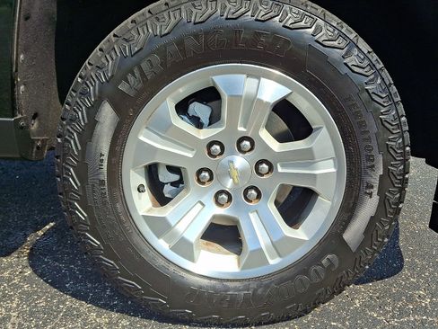 Used 2019 Chevrolet Silverado 1500 LT w/ All Star Edition AWD/4WD image 27