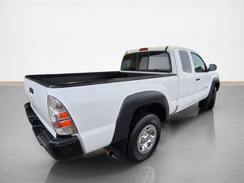 Used 2015 Toyota Tacoma 4x4 Access Cab w/ Convenience Package image 4