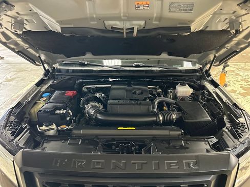 Used 2024 Nissan Frontier PRO-4X w/ Pro Premium Package AWD/4WD image 11
